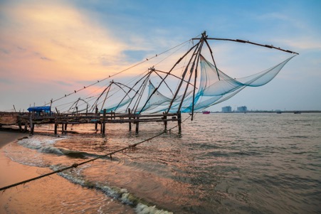 Cochin, Munnar, Thekkady, Alleppey 6 Days Tour Package